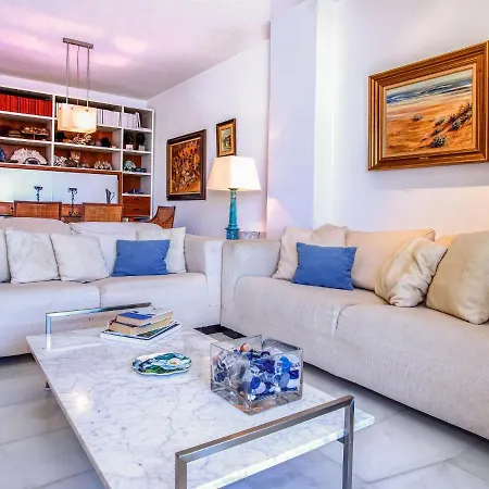 Appartamento Jardines De Bolonia By Interhome